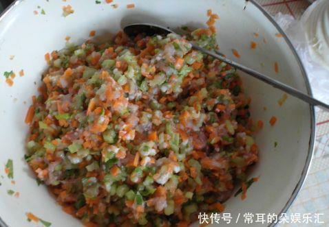 青菜|做饺子馅,不用猪肉多吃素,用这2样青菜调馅,营养美味吃不腻