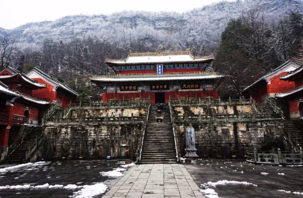 风雪|风雪武当山,仙境藏玄机!大雪封山时,道人、隐士都在干什么!