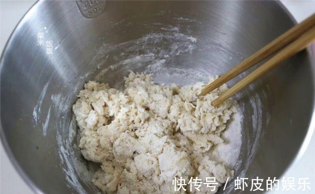 做法最简单的面包,只需普通食材,柔软香甜,适合在家做