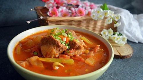 谁说番茄牛腩炖不好吃，厨师长教你这几步，保证牛腩酥烂又好吃