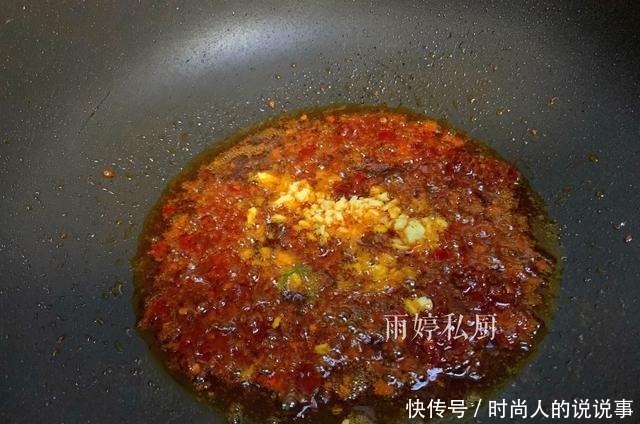 冬天,这菜我三天两头做一次,好吃解馋又营养,做法很简单