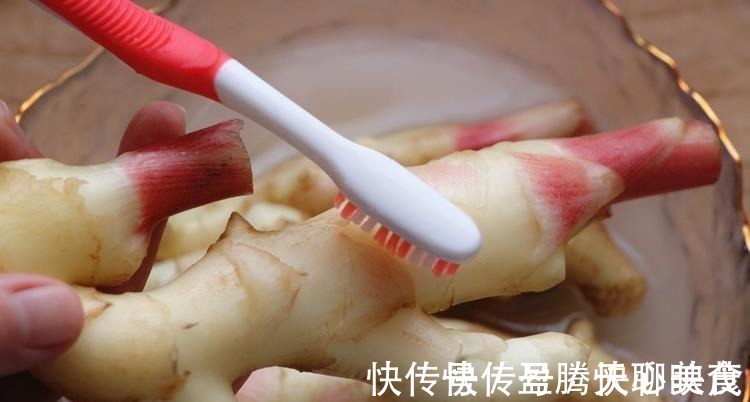 醋泡姜|夏天要常吃生姜,和醋是绝配,我家每周吃3回,很多人不懂有啥用