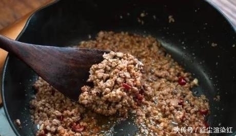 皮薄|做馅饼和面，用上这1招，皮薄香软还不易露馅，放凉照样柔软不硬