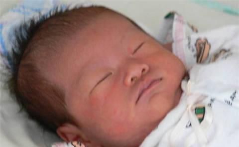 睡姿|13个月多男宝这睡姿萌翻了,看着就让妈妈又惊又笑