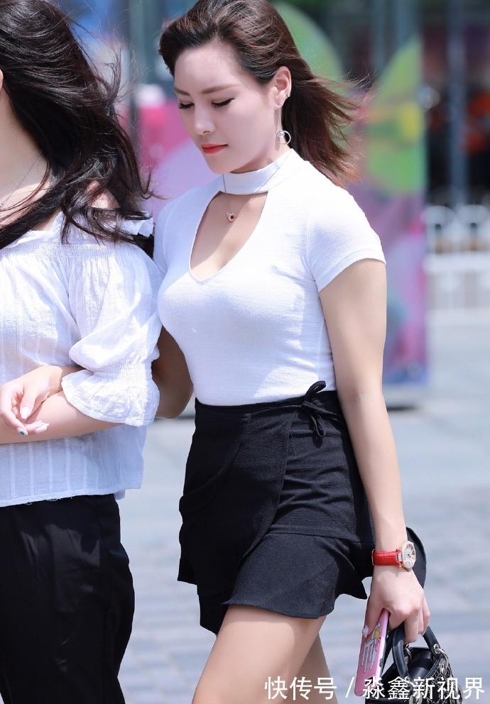 短裙|微胖小姐姐的冷艳气息,颜值和身姿都十分出众,怦然心动的感觉