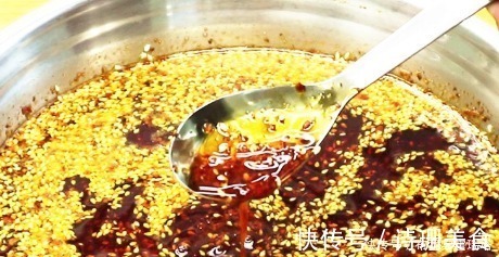 家传的辣椒油做法，学会后，让家人品尝美味