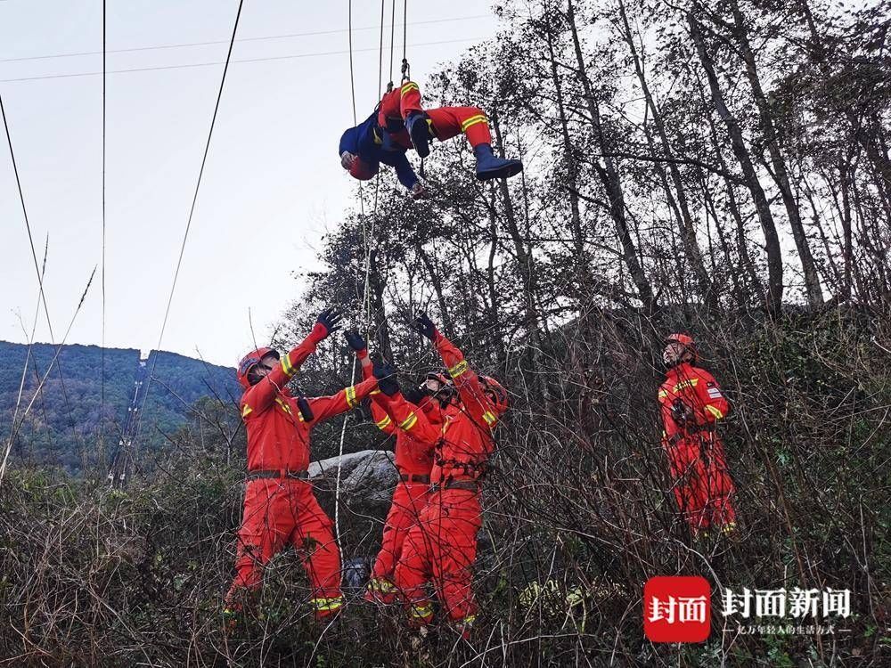 消防员|假如游客被困缆车 森林消防员怎么救援？