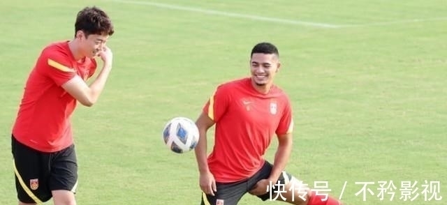 12强赛|意外!国足名将主动退队,12强赛无明确目标,或无奖金激励方案