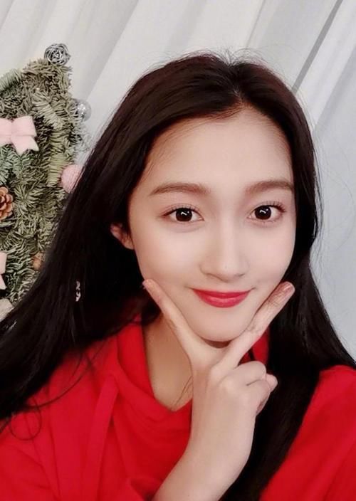 ?判断一个女生有没有气质，其实和颜值关系不大，关键在于这4点