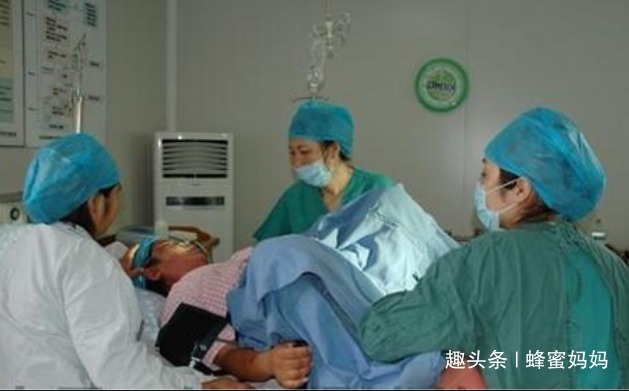 肚子|产妇刚生完娃,肚子仍“鼓的”像怀孕8个月,医生手术后对不起