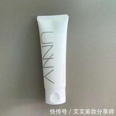 敏感肌|超市无人问津的“黑名单”洗面奶,再便宜也别买,买一送三都别要