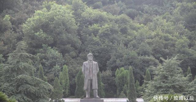 委员|他是原国务院副总理,和妻子合葬家乡,墓园占地近万平方米!