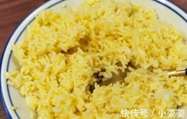 蛋清|这样做蛋炒饭太好吃了,只需多加这一步,米饭粒粒分开还都裹着蛋