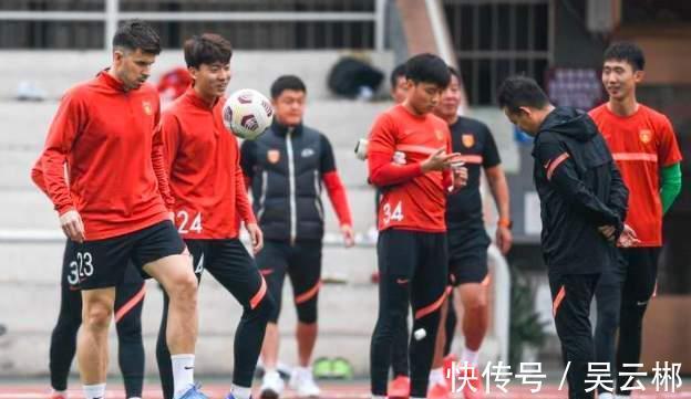 卡尔德克|无奈!昔日中超土豪彻底沦落,输掉比赛后主教练直接向球员道歉