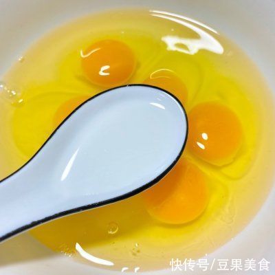 原来做年夜菜｜金玉满堂·0失败黄金蛋饺这么简单