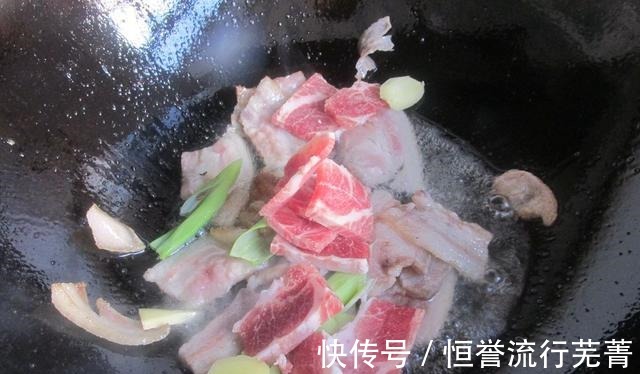 到了冬天，我家就爱这一口，清热去燥又实惠，一人一碗舒服又过瘾！