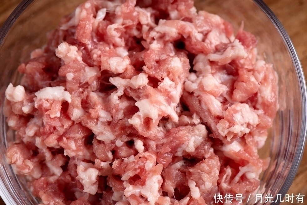 不管调什么饺子馅，3种调料不能少，很多人不放，难怪饺子不鲜香