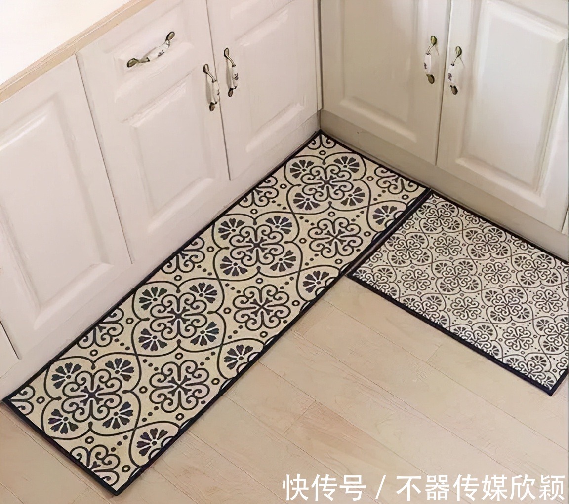 地垫|越来越多人厨房都不装吊柜了，有钱人都流行这样装，效果真棒！