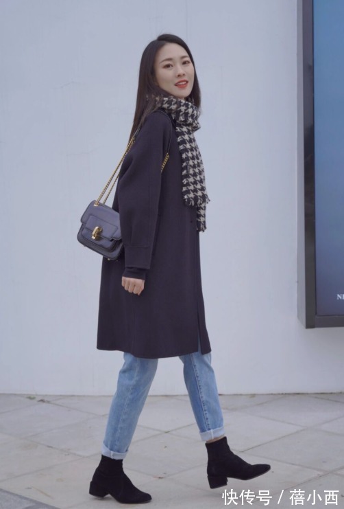 女生|小个子女生别只穿打底裤了,九分牛仔裤才是衣橱必备,配短靴超美