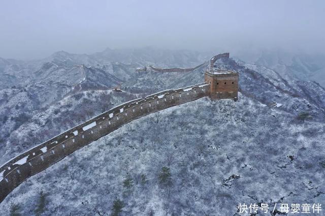 长城|惊艳！金山岭长城迎初雪，银装素裹共长天一色！