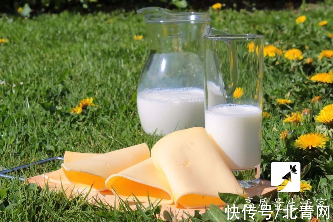 牛奶|喝牛奶时千万别吃它,对身体有大危害