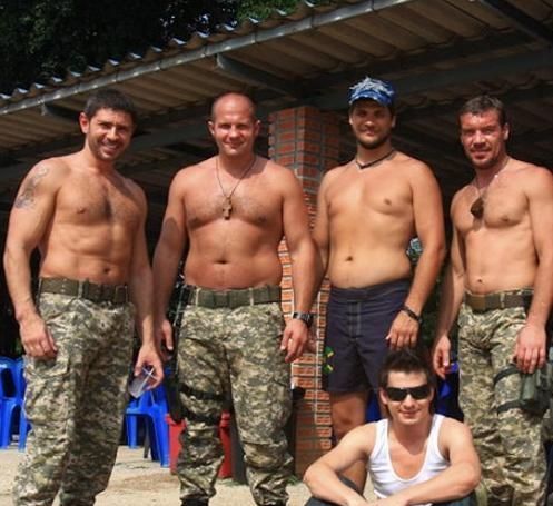 战场|为何真实的古代将军都很胖没有腹肌,挺个大肚子有战斗力吗