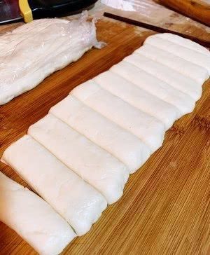 广受大众喜爱的香酥油条,比例精准,做法精湛,一看即会