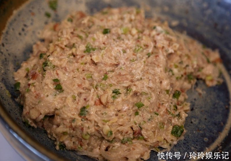 传统|白萝卜又出新做法,打破传统,私房秘制,加1物,香3倍!可炸可蒸