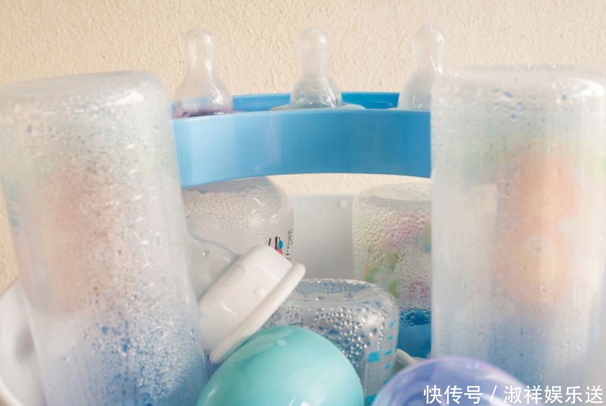 消毒|有一种“害娃”叫开水烫奶瓶,爸妈看似消毒,却毁了孩子健康