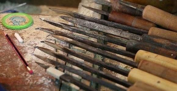 中国|俄罗斯套娃算啥,大家知道中国象牙球是怎么雕刻的吗