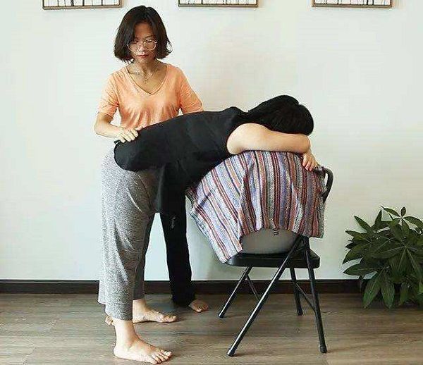 姿势|产妇站着生娃合适吗助产士详解多种分娩姿势,准妈妈提前了解下