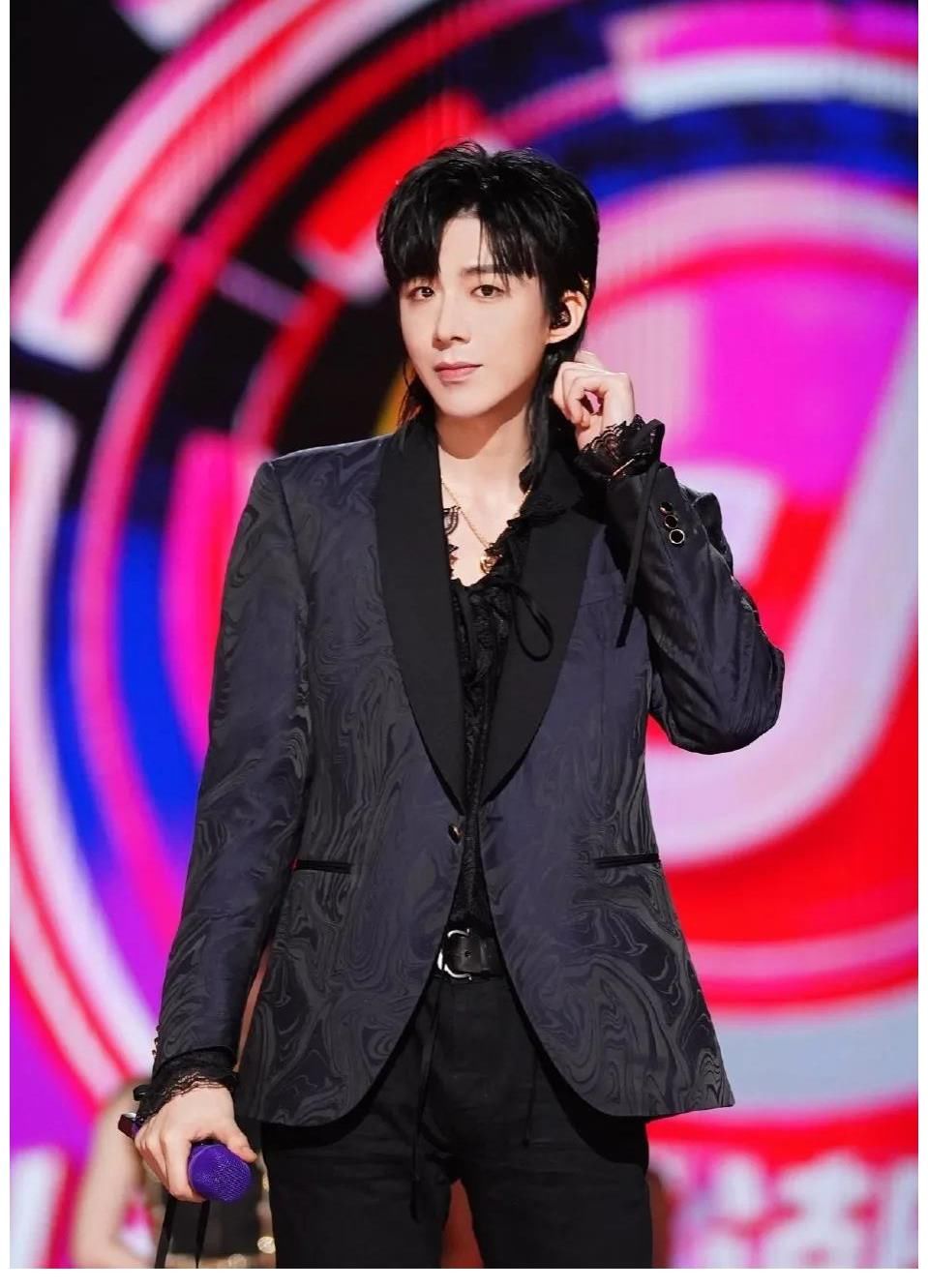 時(shí)尚先生|娛樂(lè)爆料：肖戰(zhàn)、蔡徐坤、白敬亭、朱正廷、劉昊然、劉宇寧、景甜