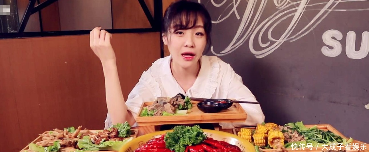 网红|网红吃播假到什么程度龙虾是塑料,果汁当辣椒油,连人也是假的