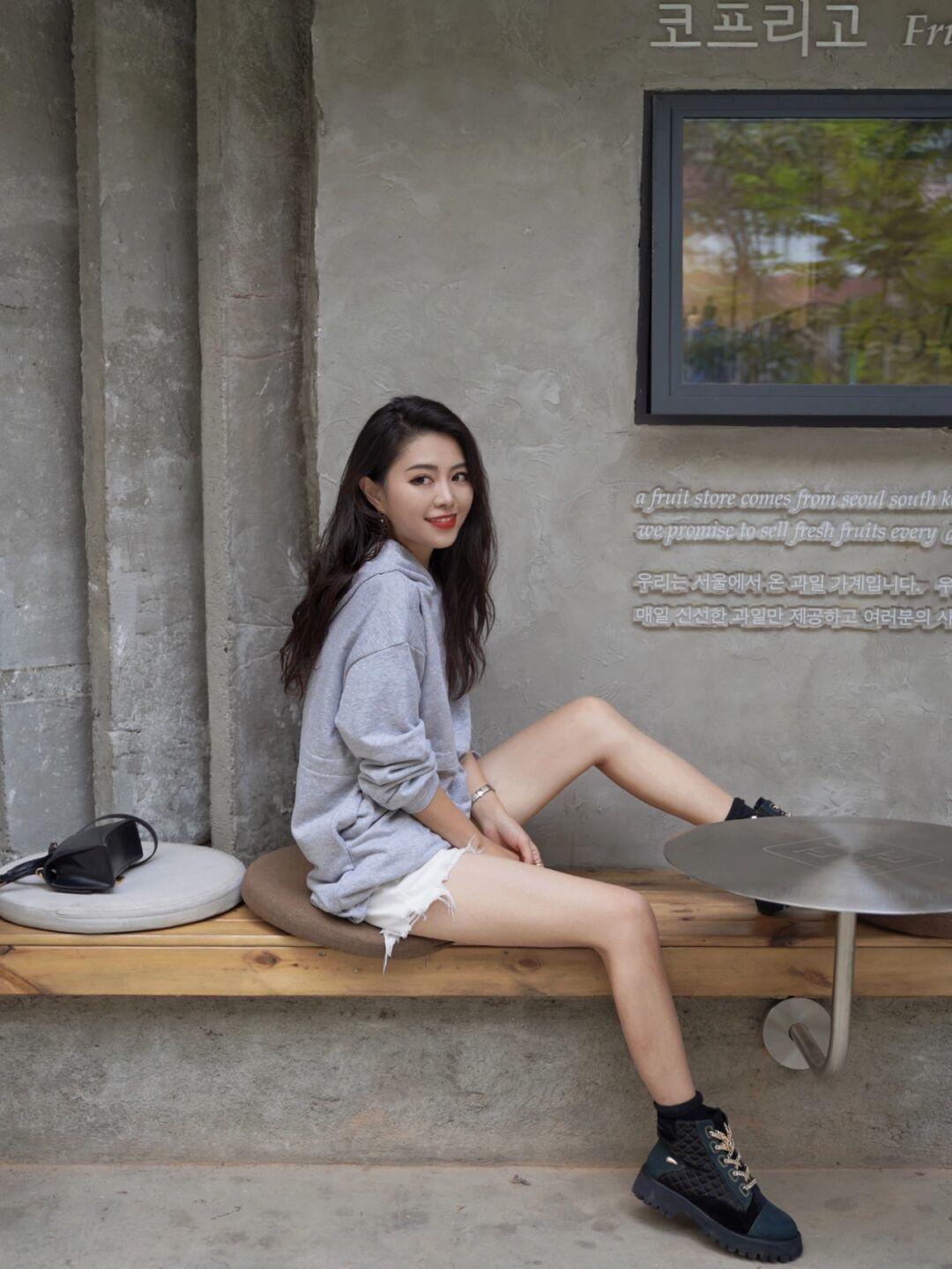 下半身|拯救普通女生!学会这4种搭配,穿卫衣也能美出圈