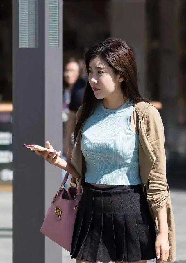 把子|“A字裙”收一收吧, 百褶裙才是“扛把子”, 女孩们都爱不释手!