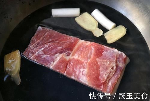 肉皮|做梅菜扣肉,掌握3个要点,保证起虎皮,颜色红亮,好吃不油腻