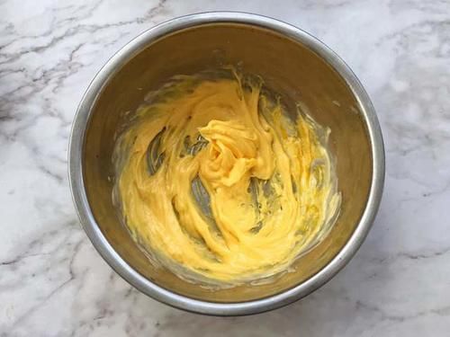 香甜酥脆的红豆沙小酥饼,口感香甜掉渣,孩子一口气可以吃3个