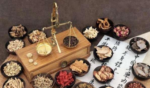 脾胃虚弱|白术与苍术都能燥湿健脾，它们的功效和作用有何不同？