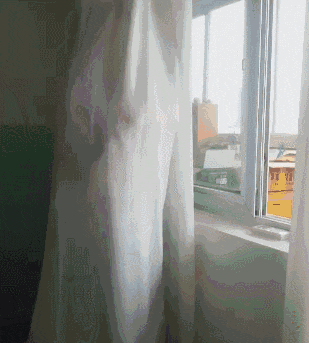 |搞笑GIF:你永远不知道妹子的脸有多大