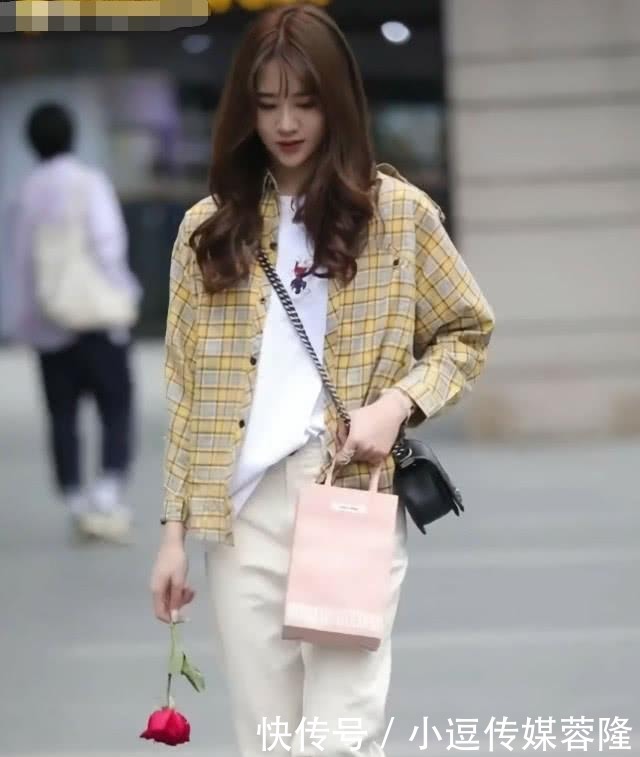 海盐|牛仔裤已经被嫌弃了,潮人处火爆的是“海盐裤”,穿上清新感爆裂