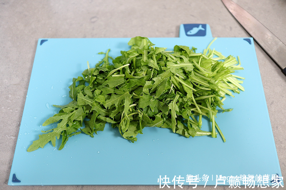5分钟凉菜,香脆开胃,每天食用20克不显老,过30的女性要坚持