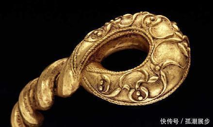 颈圈|闰土的项圈竟然这么时髦?盘点5种你绝对眼熟但分不清的颈饰……