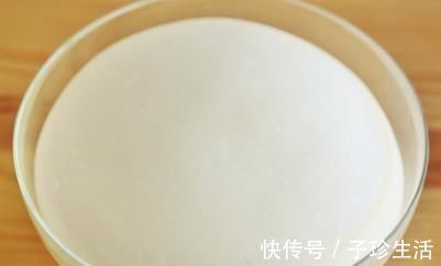 一碗面粉,一包牛奶,掌握这个配方,这款面包的造型也比较简单