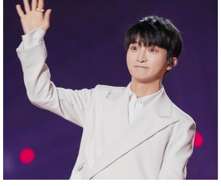 “分身”跨年晚会，歌手本尊只在江苏卫视，直播和录播立见高下