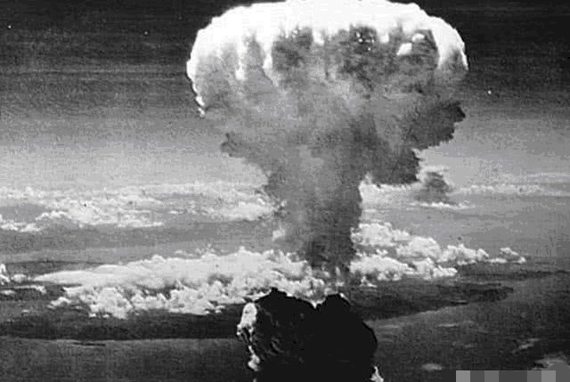 和邓稼先 钱学森与邓稼先谁的成就要大一点?答案一目了然