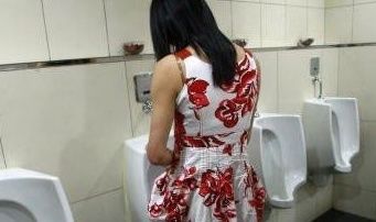 坏处|女人站着排尿,可能有这些“坏处”,若你也爱做,希望能尽早改正