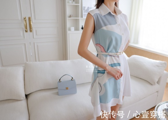 时尚|女神孙允珠高清时尚搭配:碧蓝方块格纹金属印花时尚裙