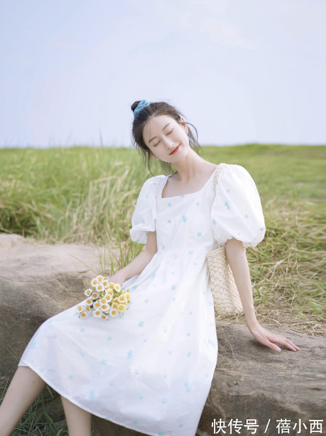 小蛮腰|告别沉闷!秋天穿搭该有新突破,来学这位博主穿搭示范chic又高级