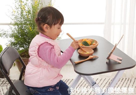 父母|孩子什么时候能吃“大人饭”育儿专家这3个条件合适就可以