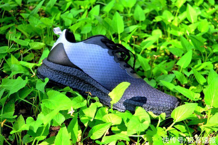 健身|夏日健身，跑鞋要轻便抗菌，天越透气抗菌轻弹跑鞋体验